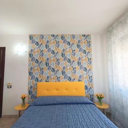 Affittacamere Center Room ตอร์โตลี ภายนอก รูปภาพ