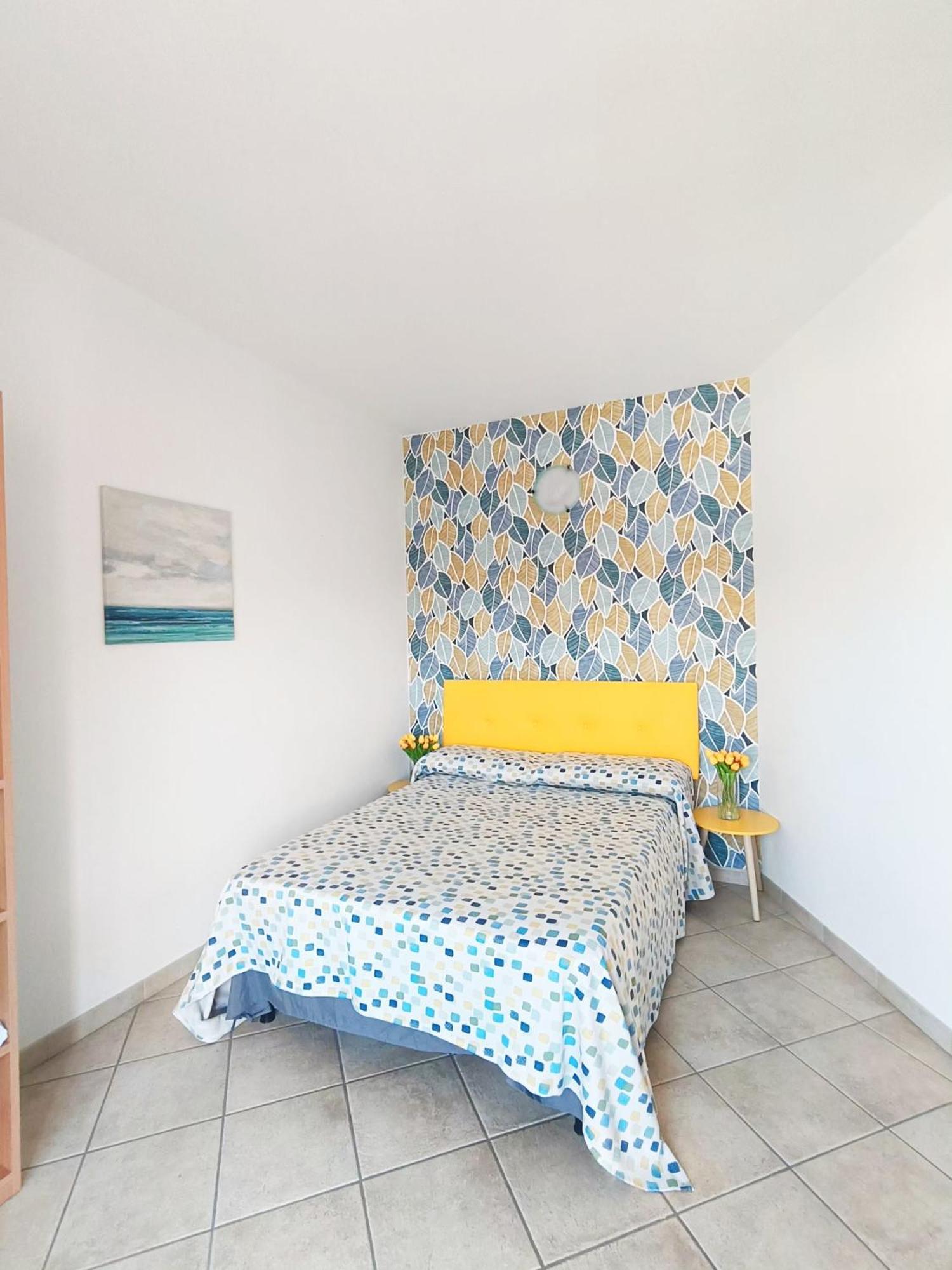 Affittacamere Center Room ตอร์โตลี ภายนอก รูปภาพ